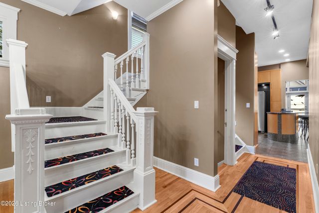 2229 Dearing Ct, Louisville, KY 40204