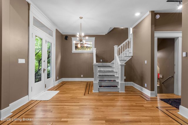2229 Dearing Ct, Louisville, KY 40204