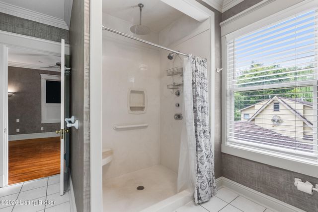 2229 Dearing Ct, Louisville, KY 40204