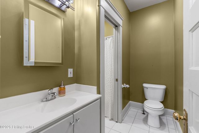 2229 Dearing Ct, Louisville, KY 40204