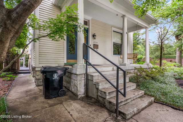 2229 Dearing Ct, Louisville, KY 40204