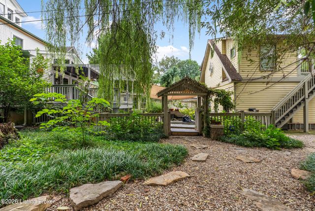 2229 Dearing Ct, Louisville, KY 40204