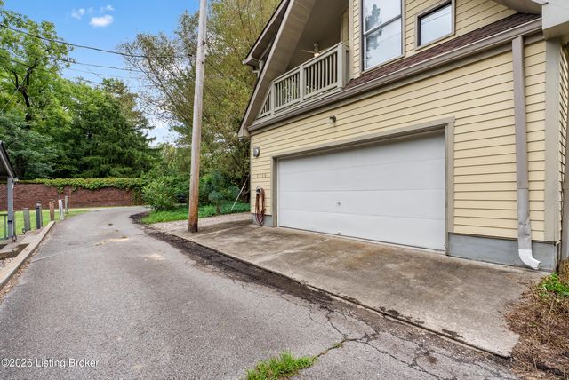 2229 Dearing Ct, Louisville, KY 40204