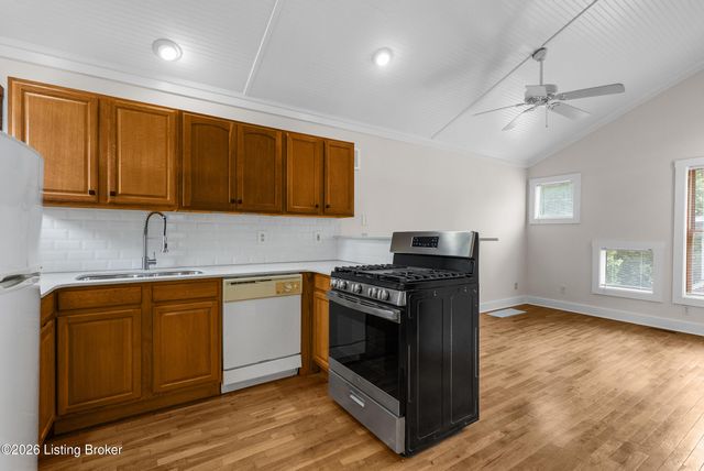 2229 Dearing Ct, Louisville, KY 40204