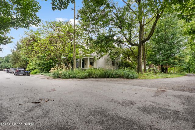 2229 Dearing Ct, Louisville, KY 40204