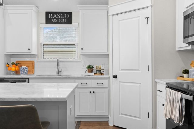 221 Brazos Bend, Snook, TX 77879