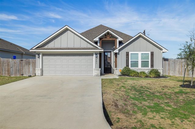 221 Brazos Bend, Snook, TX 77879