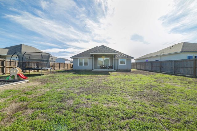 221 Brazos Bend, Snook, TX 77879