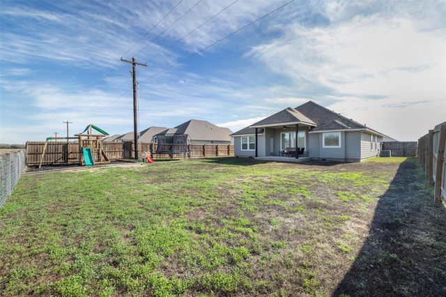 221 Brazos Bend, Snook, TX 77879