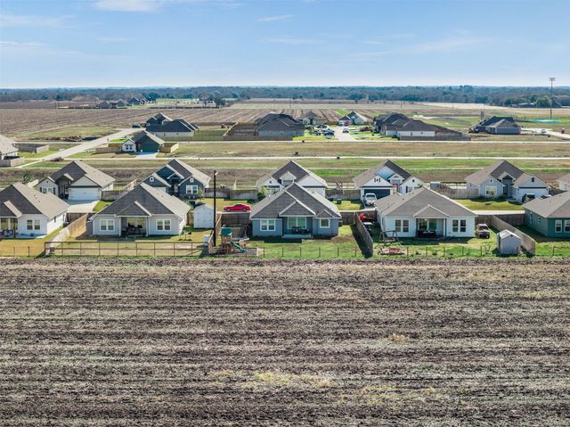 221 Brazos Bend, Snook, TX 77879