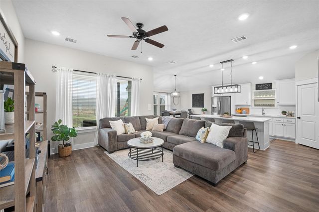 221 Brazos Bend, Snook, TX 77879