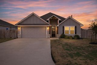 221 Brazos Bend, Snook, TX 77879