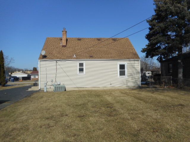 221 E Dickens Avenue, Northlake, IL 60164