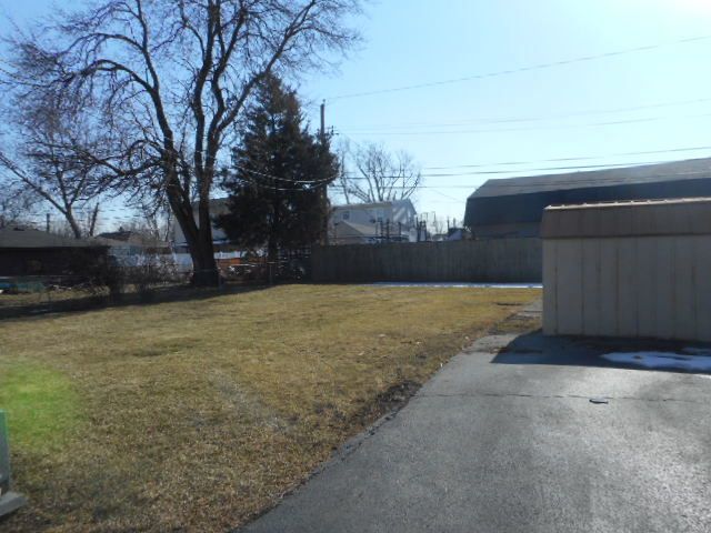 221 E Dickens Avenue, Northlake, IL 60164