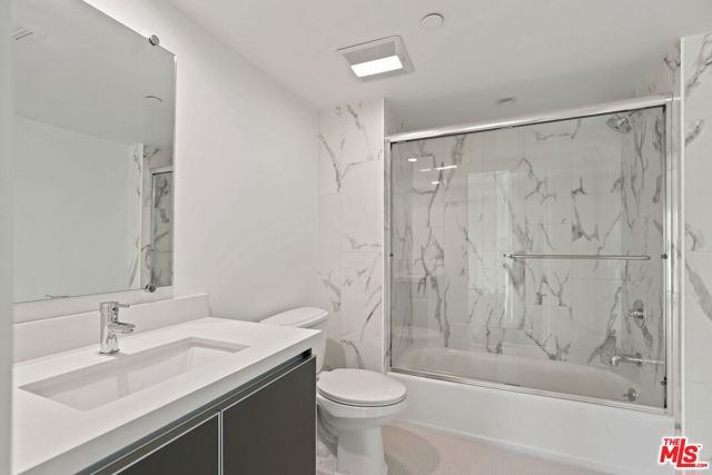 1539 Purdue 301, Los Angeles, CA 90025