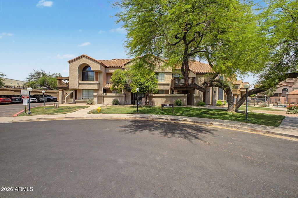 700 E MESQUITE Circle M129, Tempe, AZ 85288