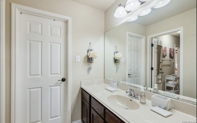 18211 Branson Falls, San Antonio, TX 78255