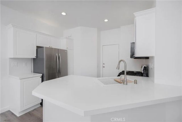 26939 Hillsborough Parkway 20, Valencia, CA 91354
