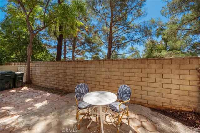 26939 Hillsborough Parkway 20, Valencia, CA 91354