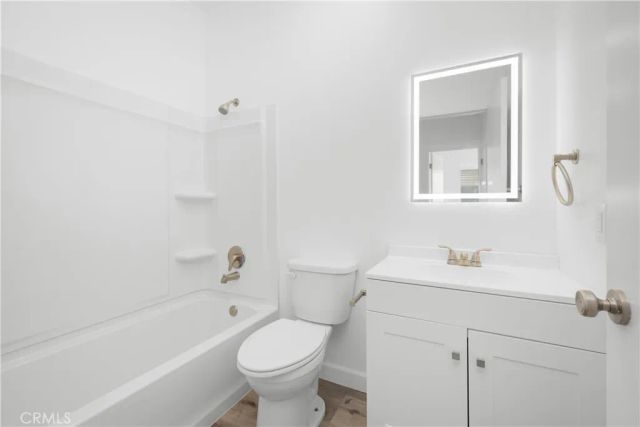 26939 Hillsborough Parkway 20, Valencia, CA 91354