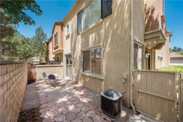 26939 Hillsborough Parkway 20, Valencia, CA 91354