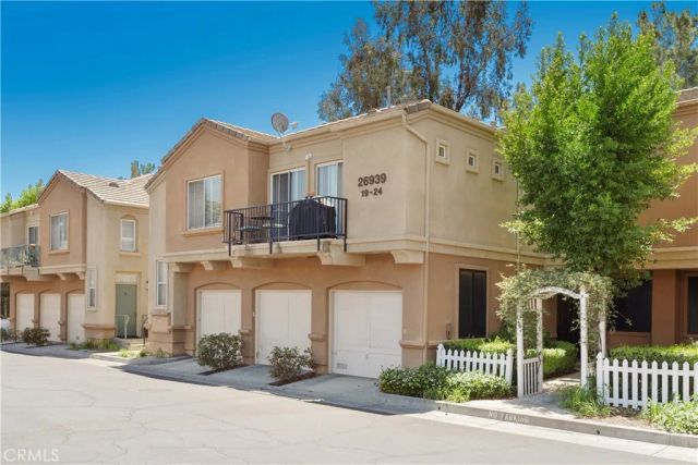 26939 Hillsborough Parkway 20, Valencia, CA 91354