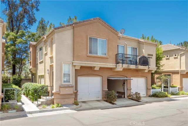 26939 Hillsborough Parkway 20, Valencia, CA 91354