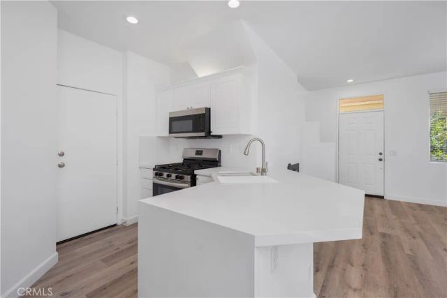 26939 Hillsborough Parkway 20, Valencia, CA 91354
