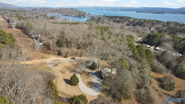 195 Benson Road, Scottsboro, AL 35769