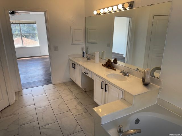 9911 Abe Lincoln, San Antonio, TX 78240