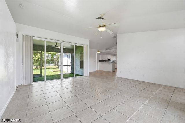 202 SW 11th TER, Cape Coral, FL 33991