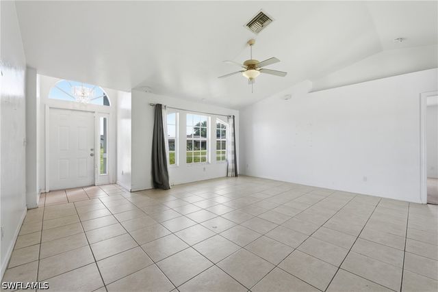 202 SW 11th TER, Cape Coral, FL 33991