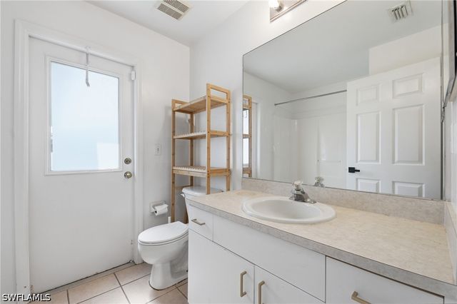 202 SW 11th TER, Cape Coral, FL 33991
