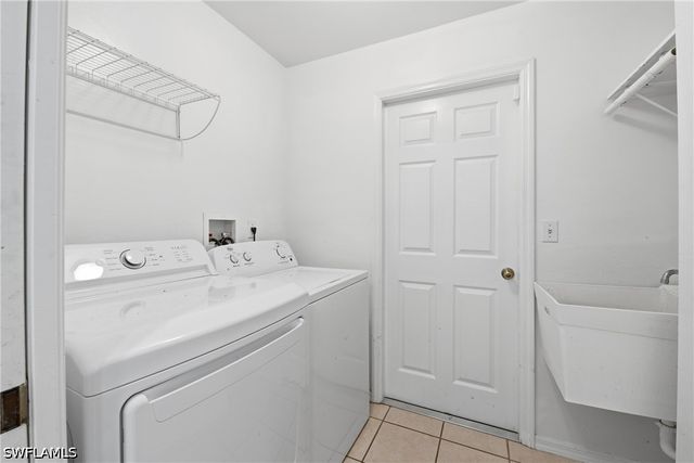 202 SW 11th TER, Cape Coral, FL 33991