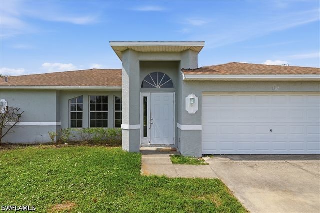 202 SW 11th TER, Cape Coral, FL 33991