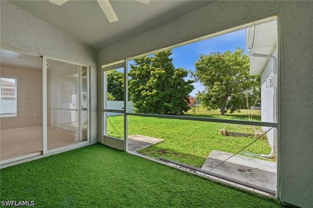 202 SW 11th TER, Cape Coral, FL 33991
