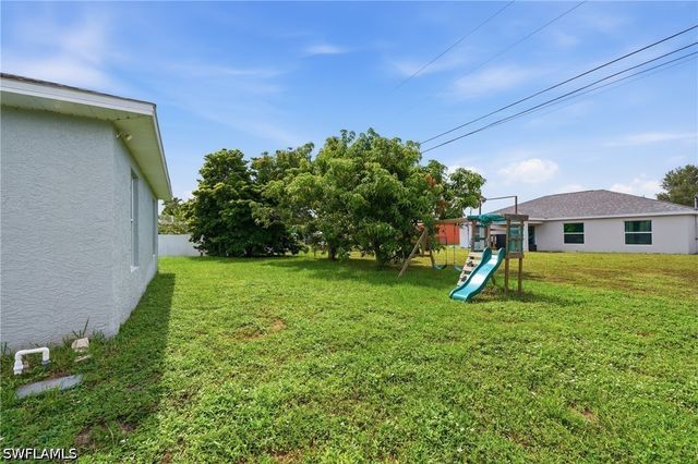 202 SW 11th TER, Cape Coral, FL 33991