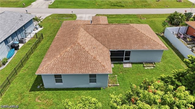 202 SW 11th TER, Cape Coral, FL 33991