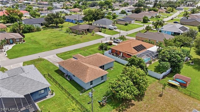 202 SW 11th TER, Cape Coral, FL 33991