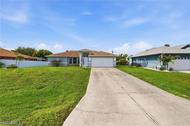 202 SW 11th TER, Cape Coral, FL 33991