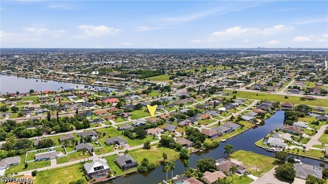202 SW 11th TER, Cape Coral, FL 33991