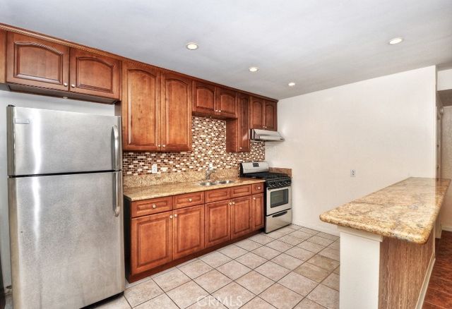 250 Cliff Drive 8, Laguna Beach, CA 92651