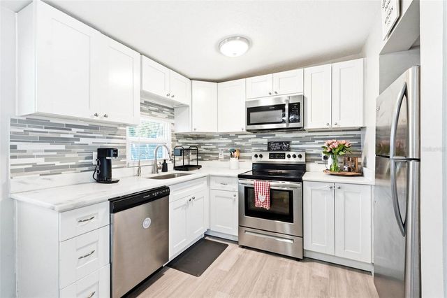 10480 111TH AVENUE, Largo, FL 33773