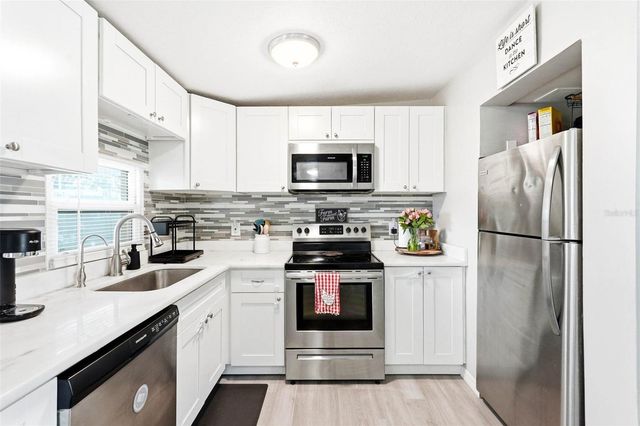 10480 111TH AVENUE, Largo, FL 33773