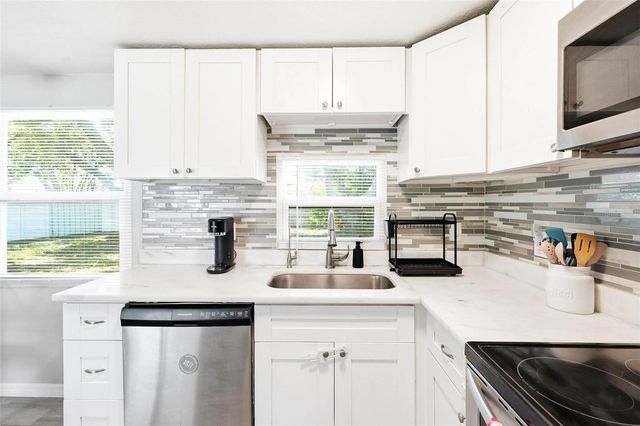 10480 111TH AVENUE, Largo, FL 33773