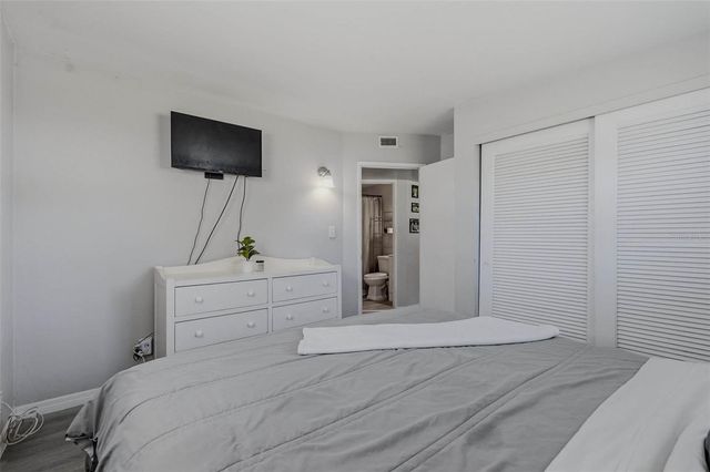 10480 111TH AVENUE, Largo, FL 33773