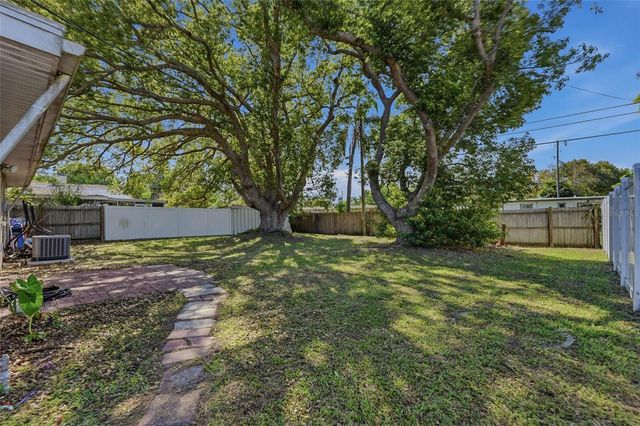 10480 111TH AVENUE, Largo, FL 33773