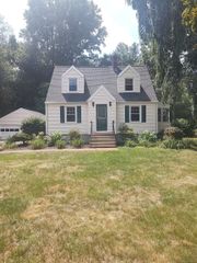 24 North Avenue, North Haven, CT 06473