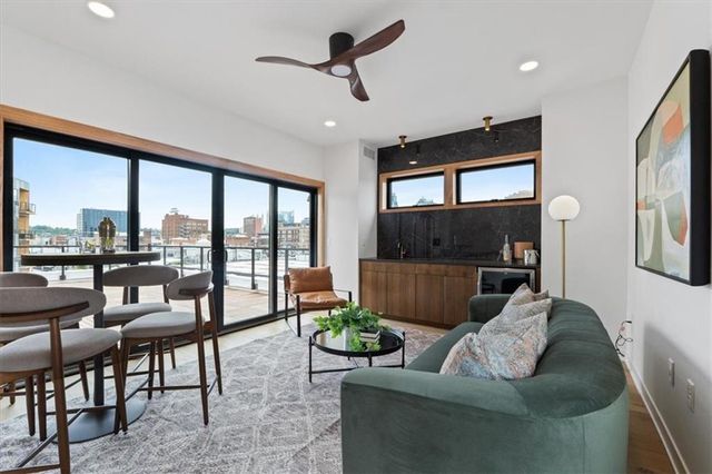 1923 Locust Street, Kansas City, MO 64108