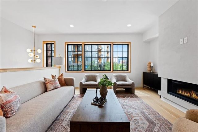 1923 Locust Street, Kansas City, MO 64108